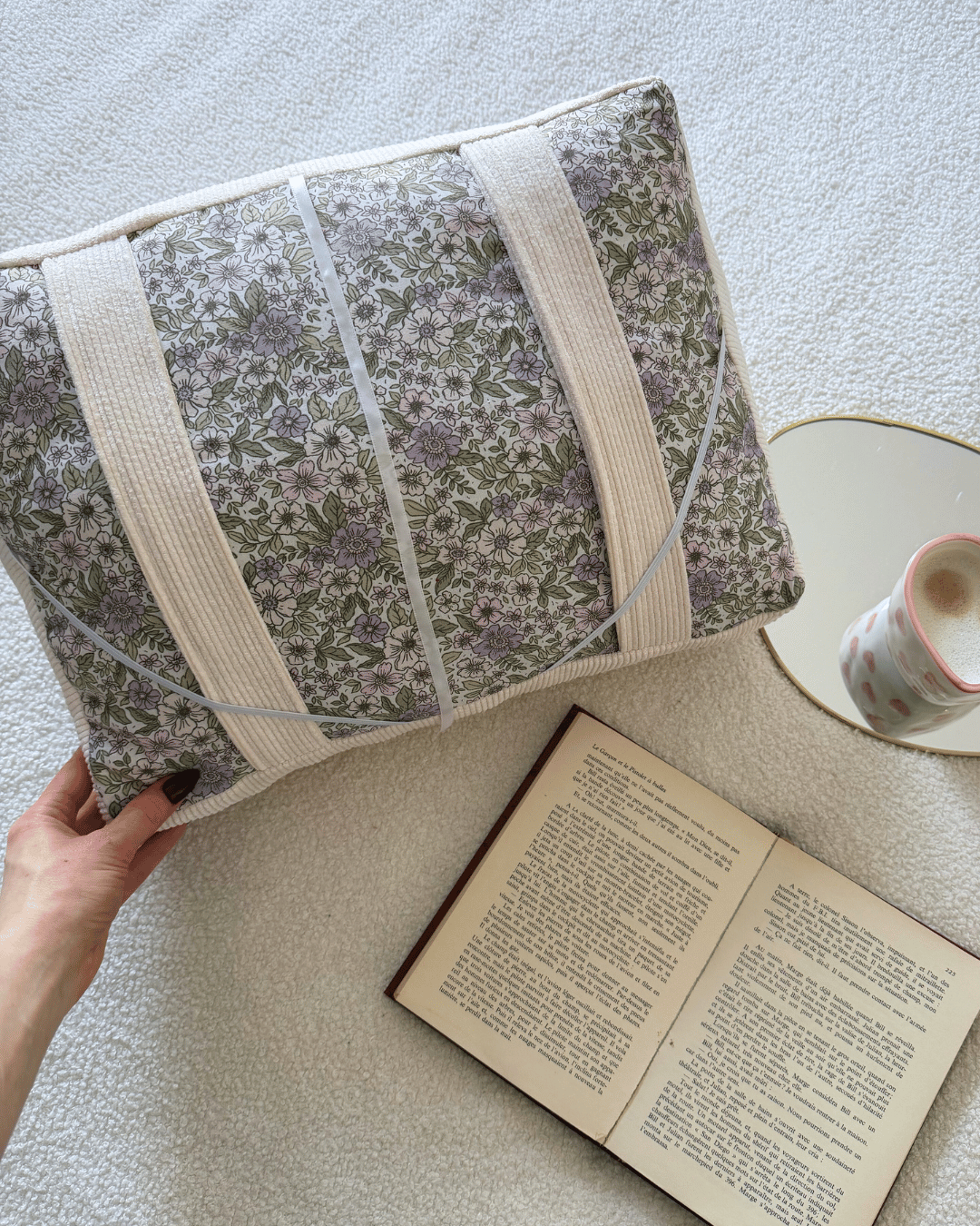 Coussin de lecture velours blanc