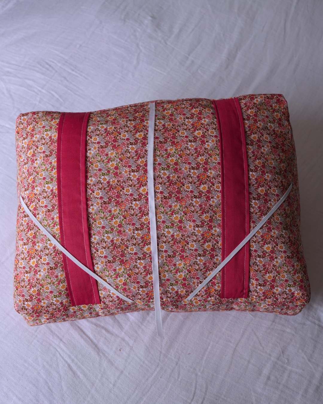 Coussin de lecture petites fleurs