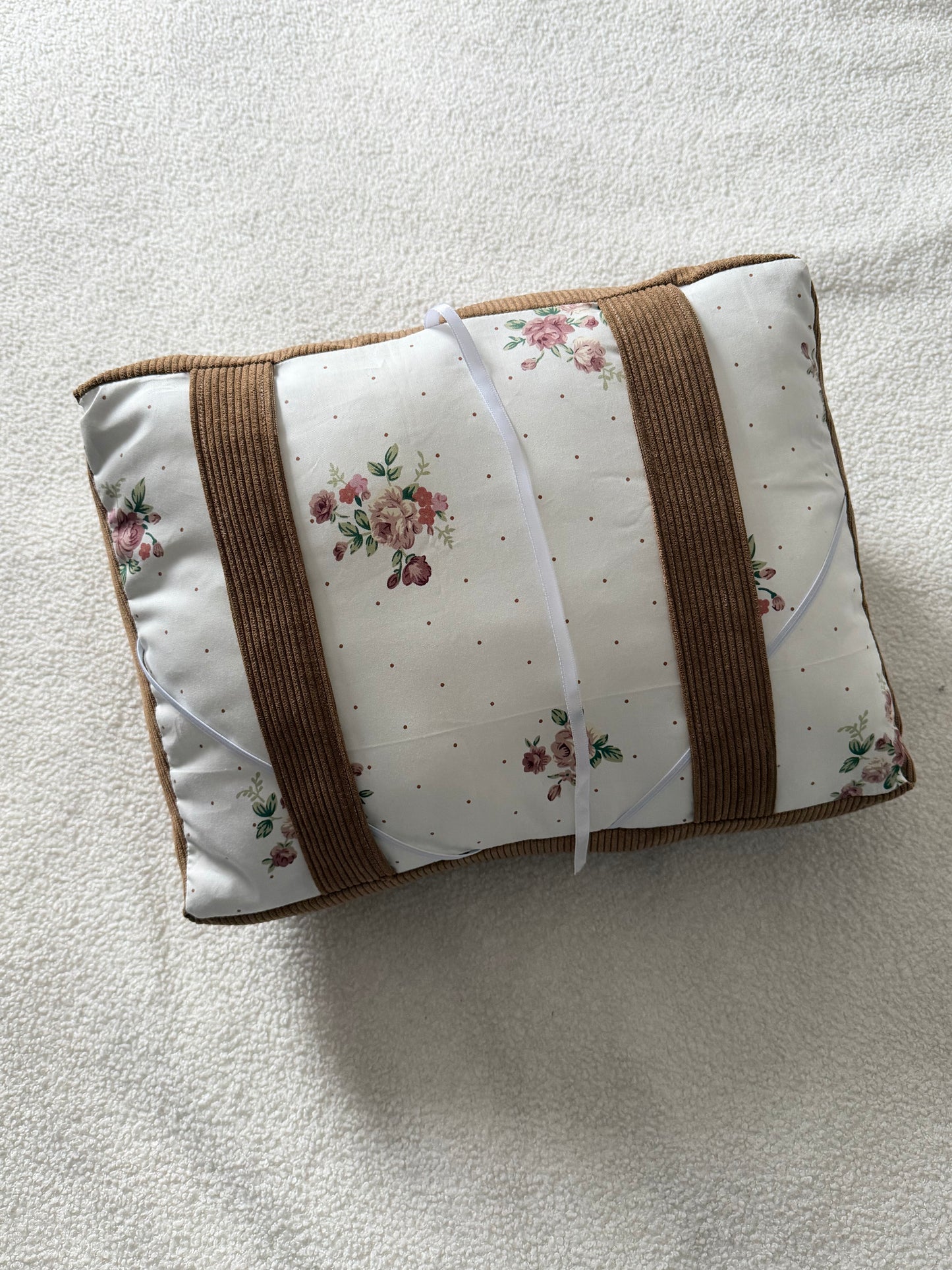 Coussin de lecture velours marron