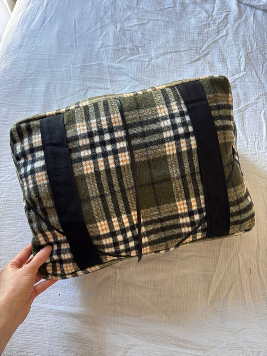 Coussin de lecture tartan vert