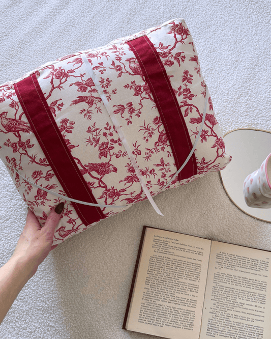 Coussin de lecture oiseaux rouges
