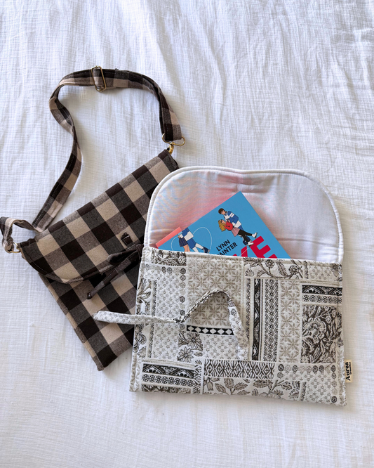 Pochette à livre bandoulière