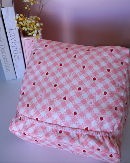Coussin pour liseuse petite fraises roses
