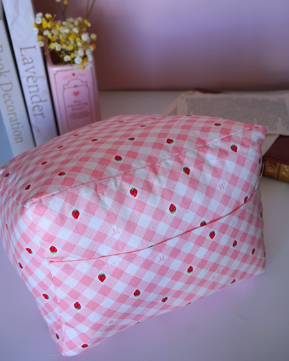 Coussin pour liseuse petite fraises roses