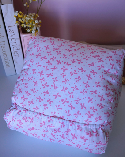 Coussin pour liseuse noeuds roses