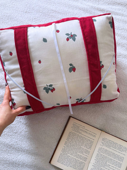 Coussin de lecture fraises