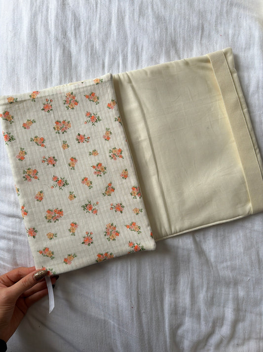 Protège livre taille M fleurs oranges