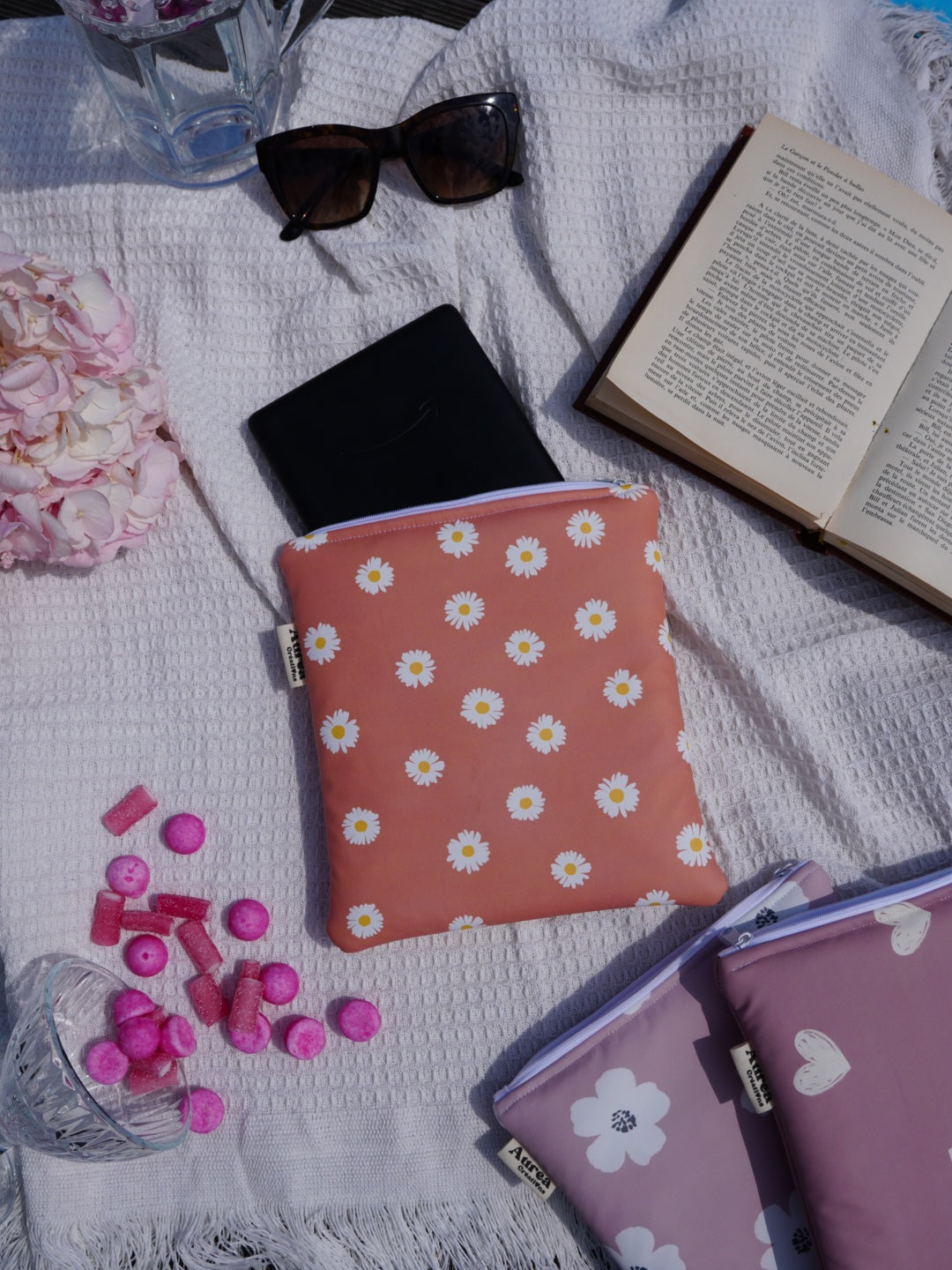 Pochette à liseuse imperméable – Marguerites