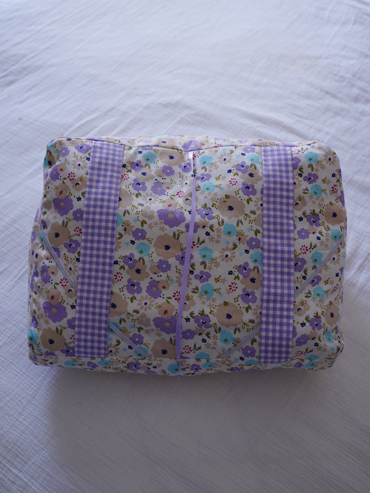 Coussin de lecture fleurs violettes