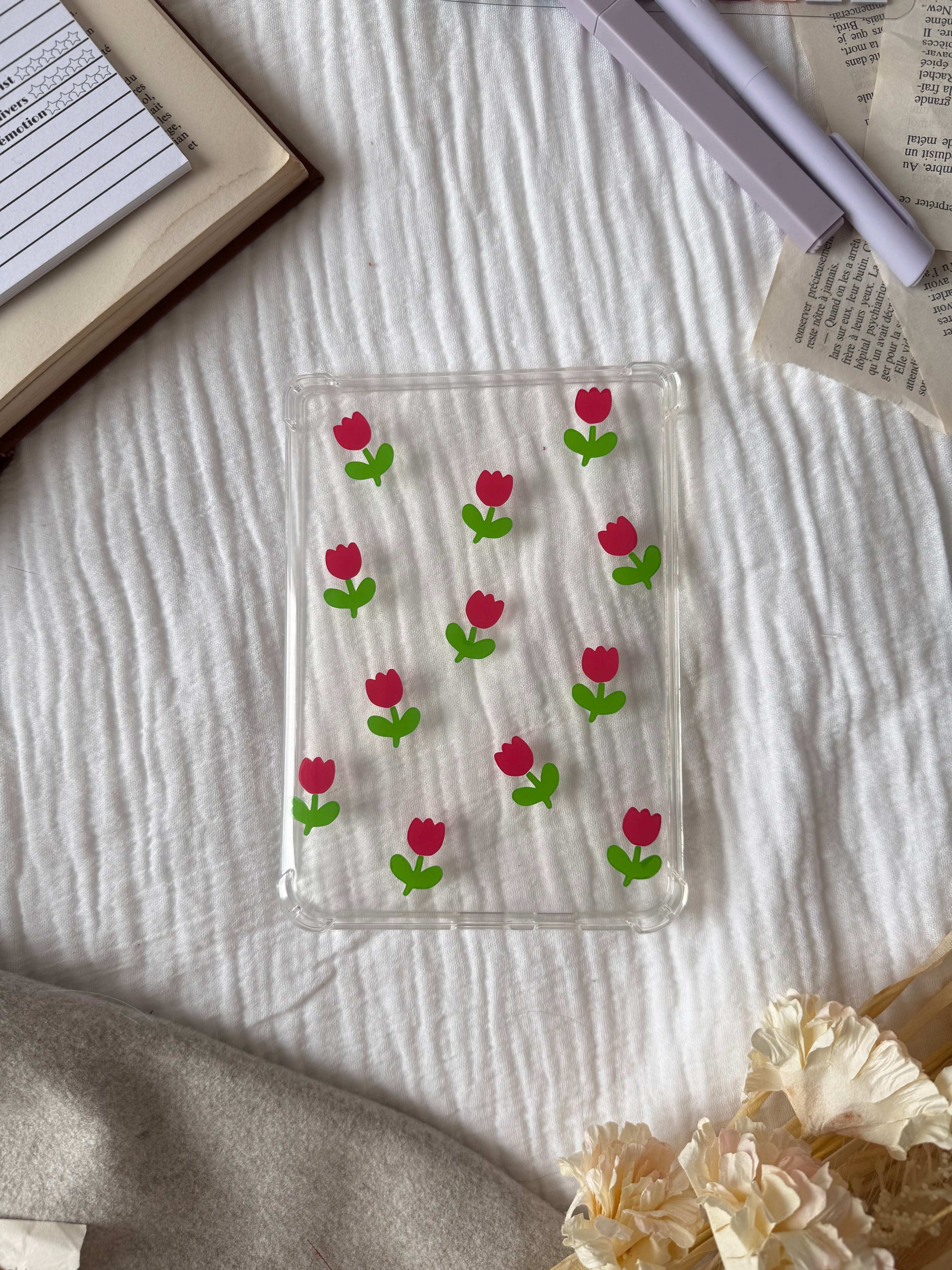 Coque liseuse motif tulipes roses