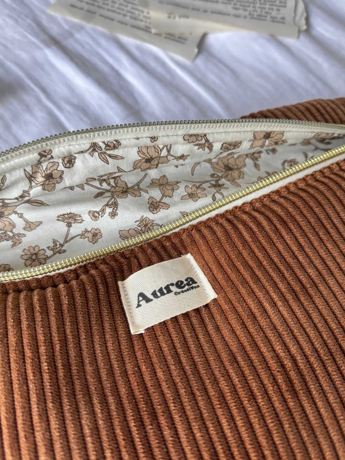 Sac banane Noa – Velours côtelé marron & doublure florale