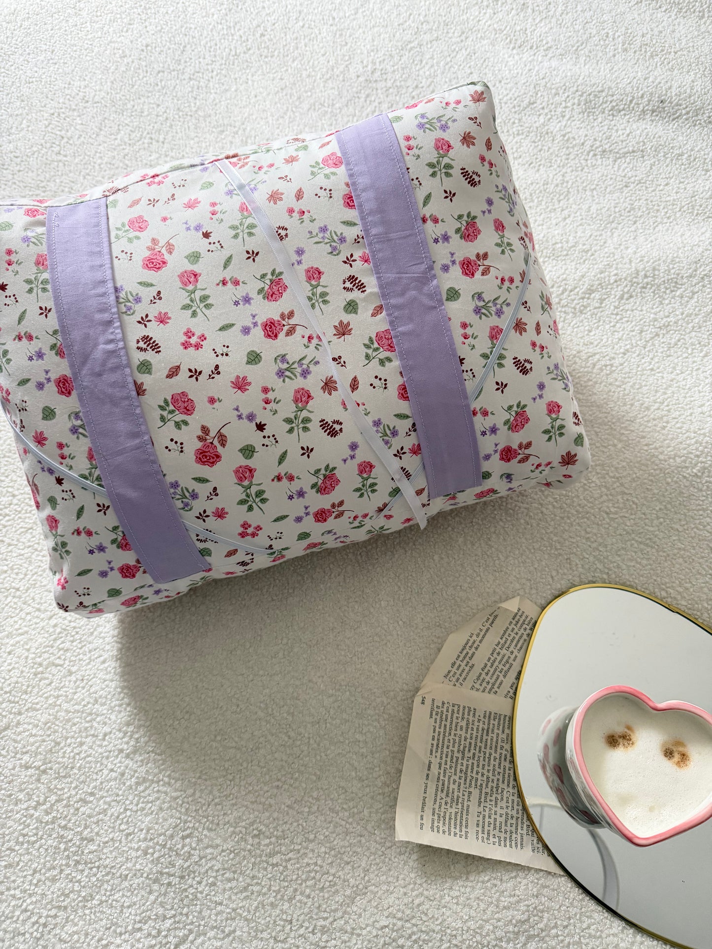 Coussin de lecture fleurs lilas