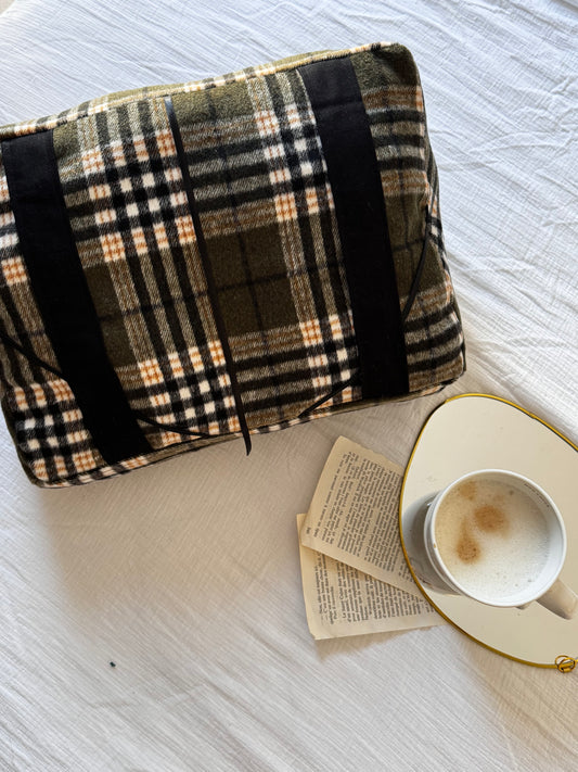 Coussin de lecture tartan vert
