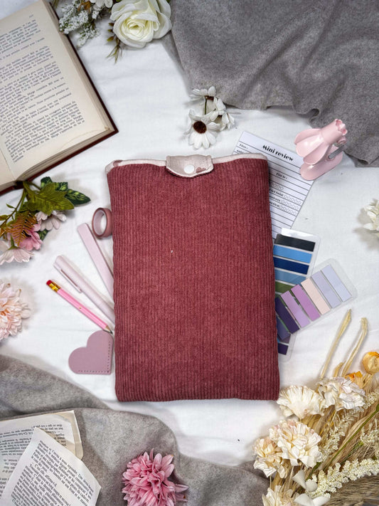 Box personnalisable pour lecteurs - Pochette à livre sur - mesure & kit d'annotation - Aurea Créations