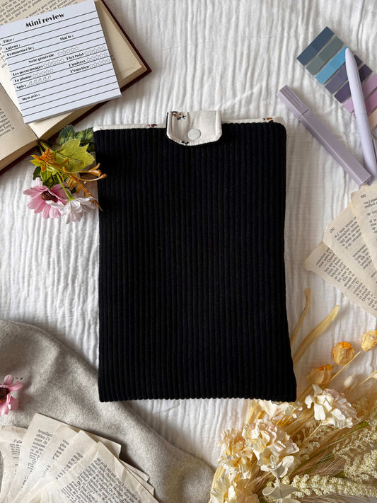 Pochette à livre Léana – Velours côtelé noir & doublure florale - Aurea Créations