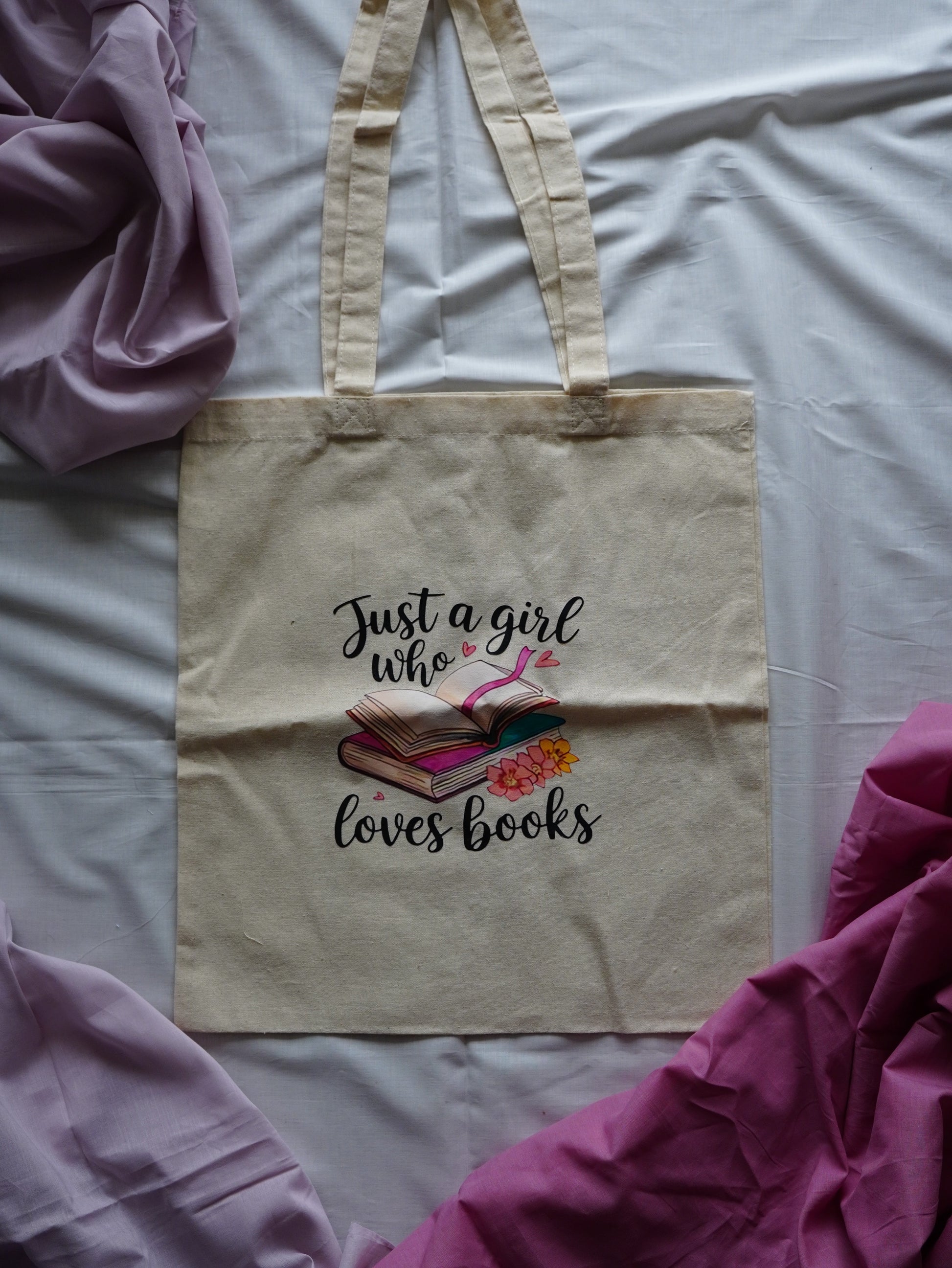 Tote bag "juste a girl who love books" - Aurea Créations
